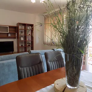 apartman-borna-vrbnik.primorje-gorskikotar.com/