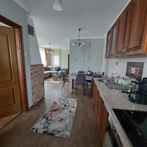 Akácvirág Airport Apartman Debrecen